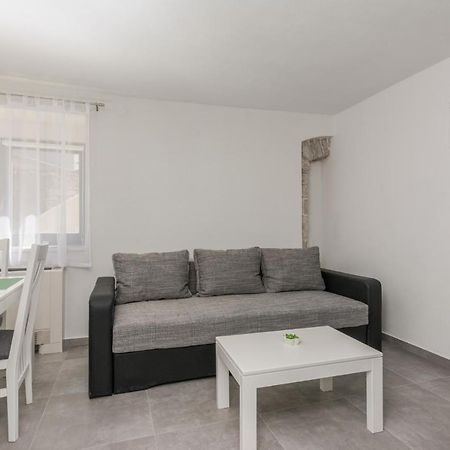 Apartmani Mustaca Dvori Privlaka  Exterior photo