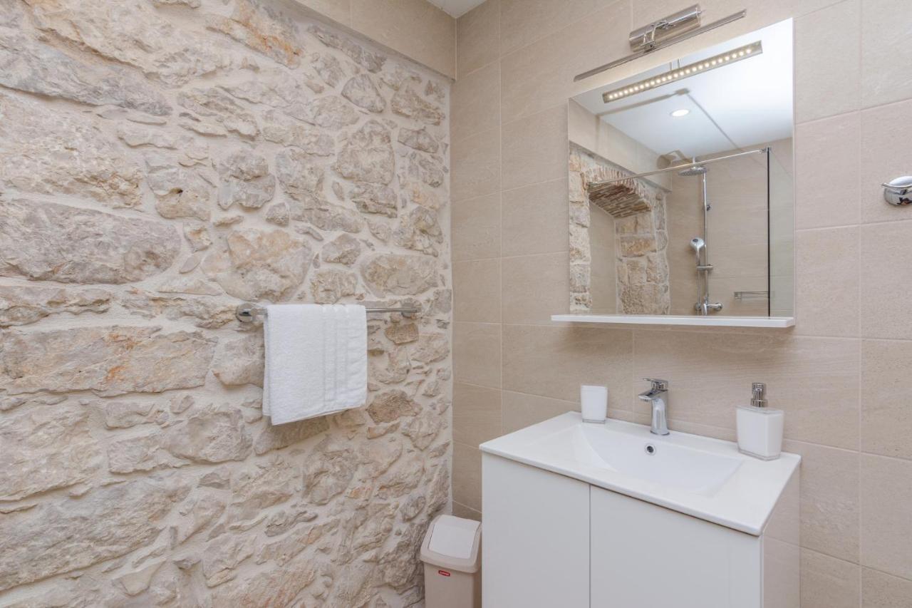 Apartmani Mustaca Dvori Privlaka  Exterior photo
