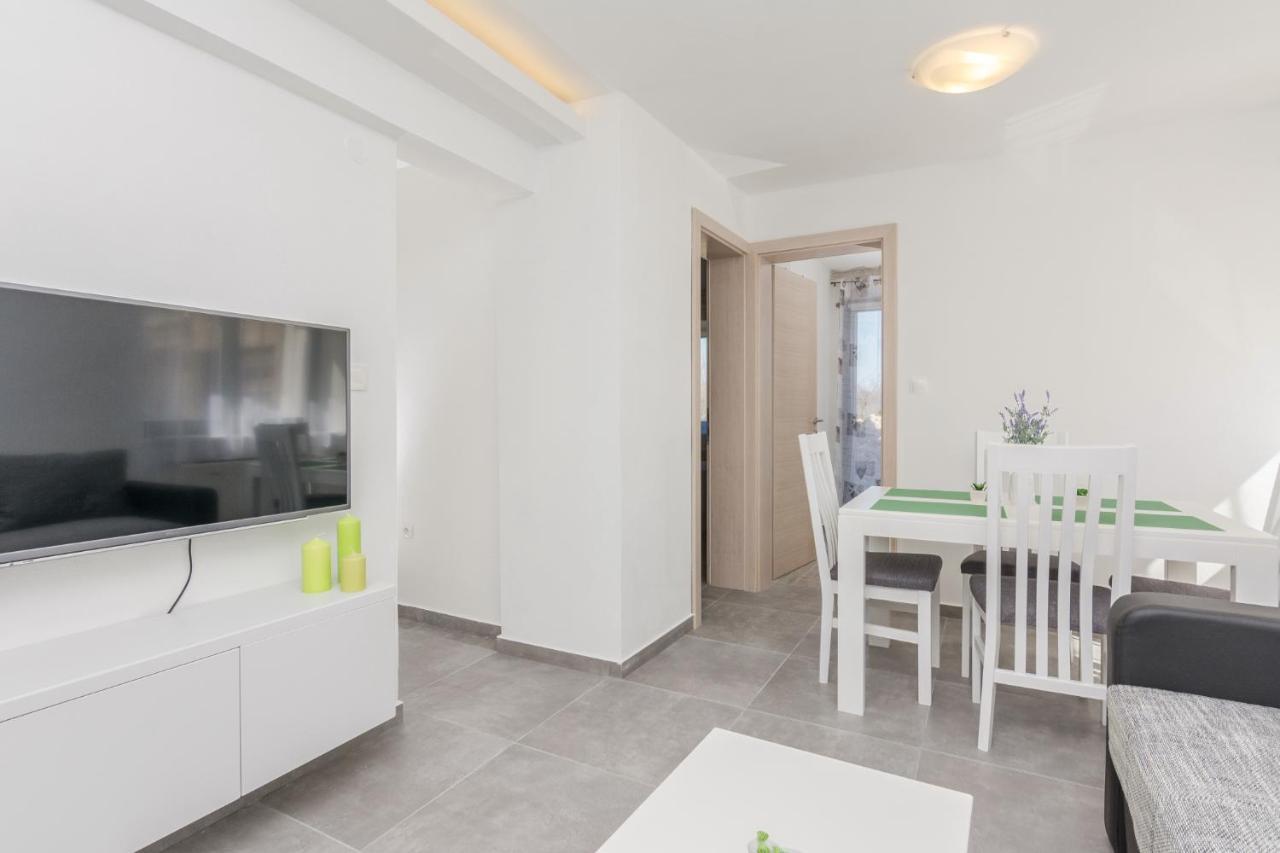 Apartmani Mustaca Dvori Privlaka  Exterior photo