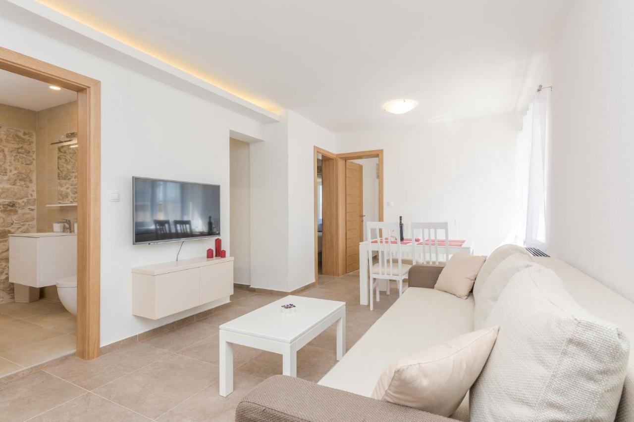 Apartmani Mustaca Dvori Privlaka  Exterior photo
