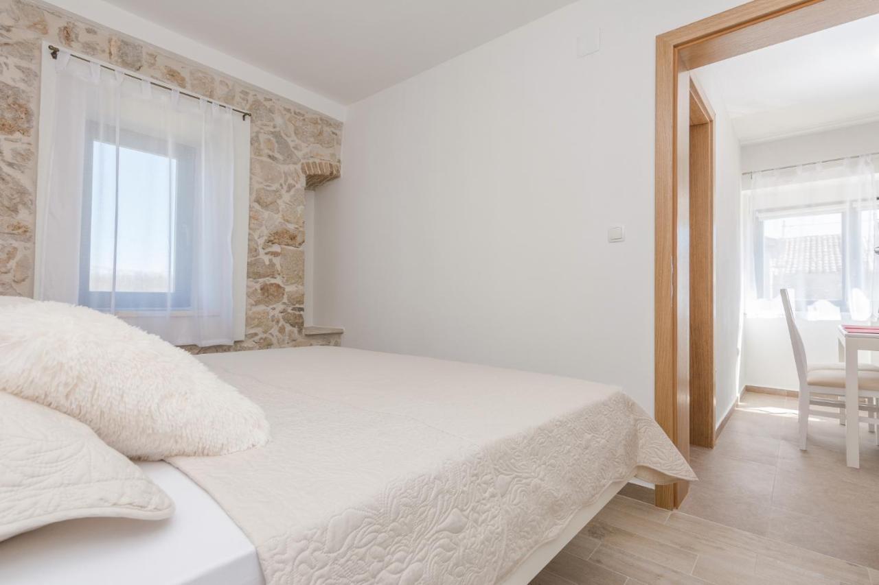 Apartmani Mustaca Dvori Privlaka  Exterior photo